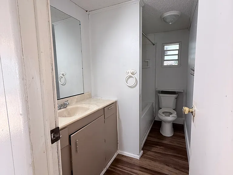 111 King Rd — Photo 16