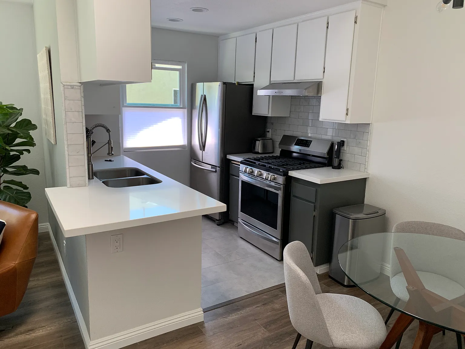 2 bed, 840 sqft, $3,650 — Photo 3