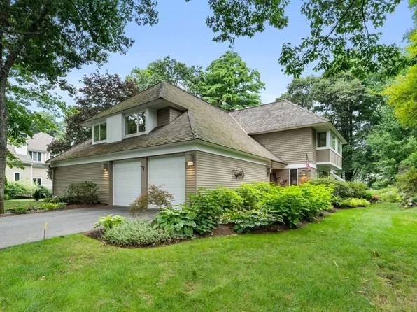 28 Southpoint Ln, Ipswich, MA 01938
