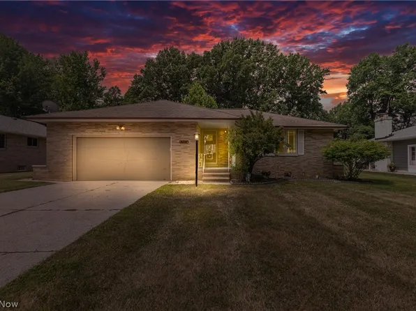 6210 Saint Joseph Dr, Seven Hills, OH 44131