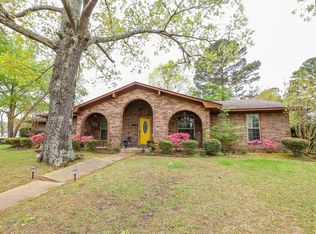 820 Westlake Dr, El Dorado, AR 71730
