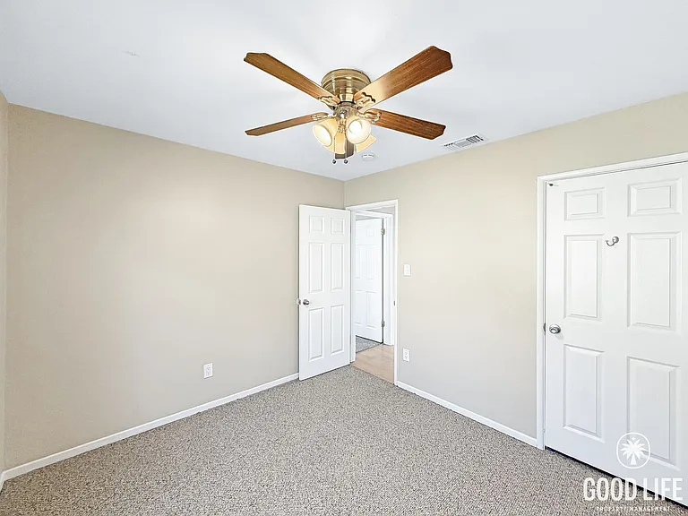 4034 Aragon Dr — Photo 13
