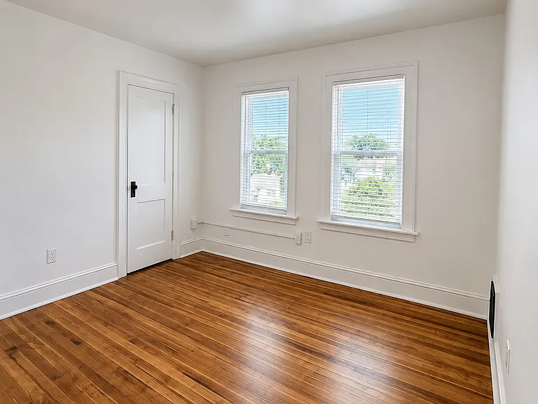49 Henry St #3 — Photo 14