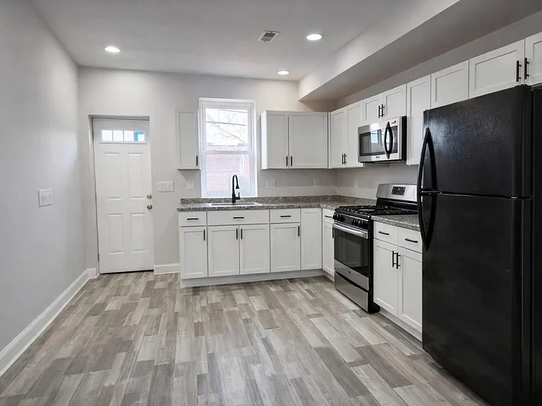2815 W Mulberry St — Photo 5