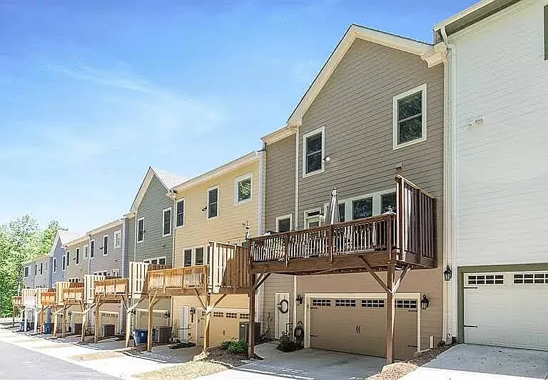 561 Suwanee Pass Trl — Photo 26