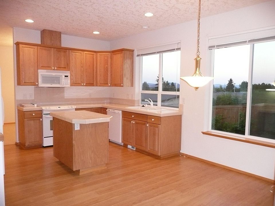 2nd image of 3720 SE 175th Ave