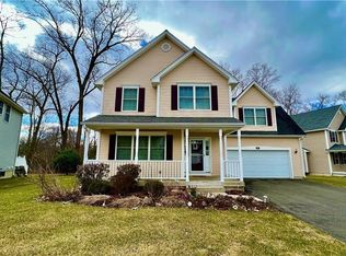 17 Masons Brook Ln #17, East Windsor, CT 06088