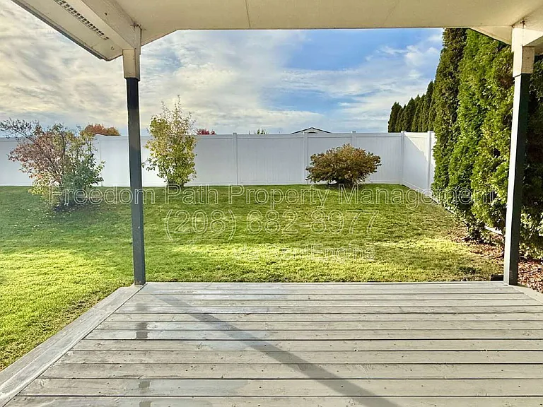 1902 W Hampson Ave — Photo 9