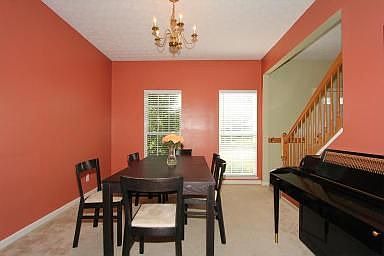 4th image of 4221 Roundhouse Dr