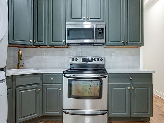 5th image of 1723 W Master St