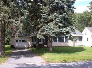 36 Pine St, Rouses Point, NY 12979