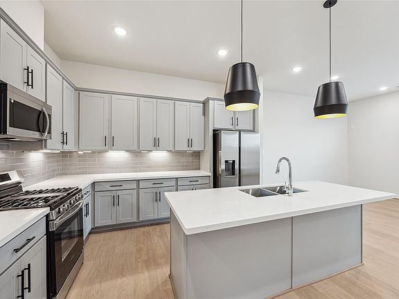 2nd image of 1526 Colonial Junction Dr