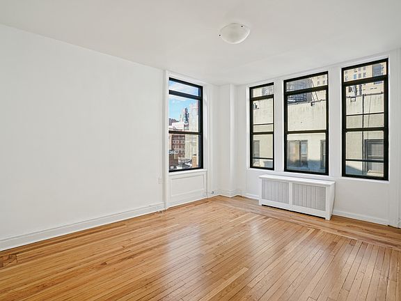 3rd image of 347 W 55th St APT 8I