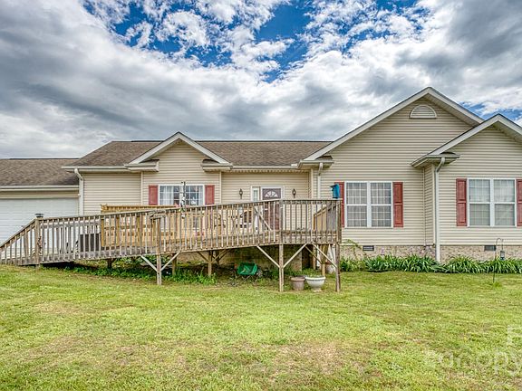 2nd image of 35 Red Laurel Ct