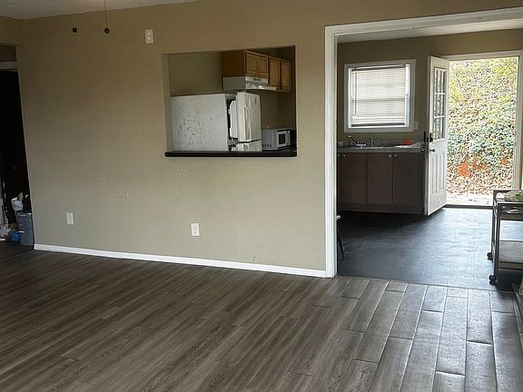 5th image of 2706 Martin Luther King Dr