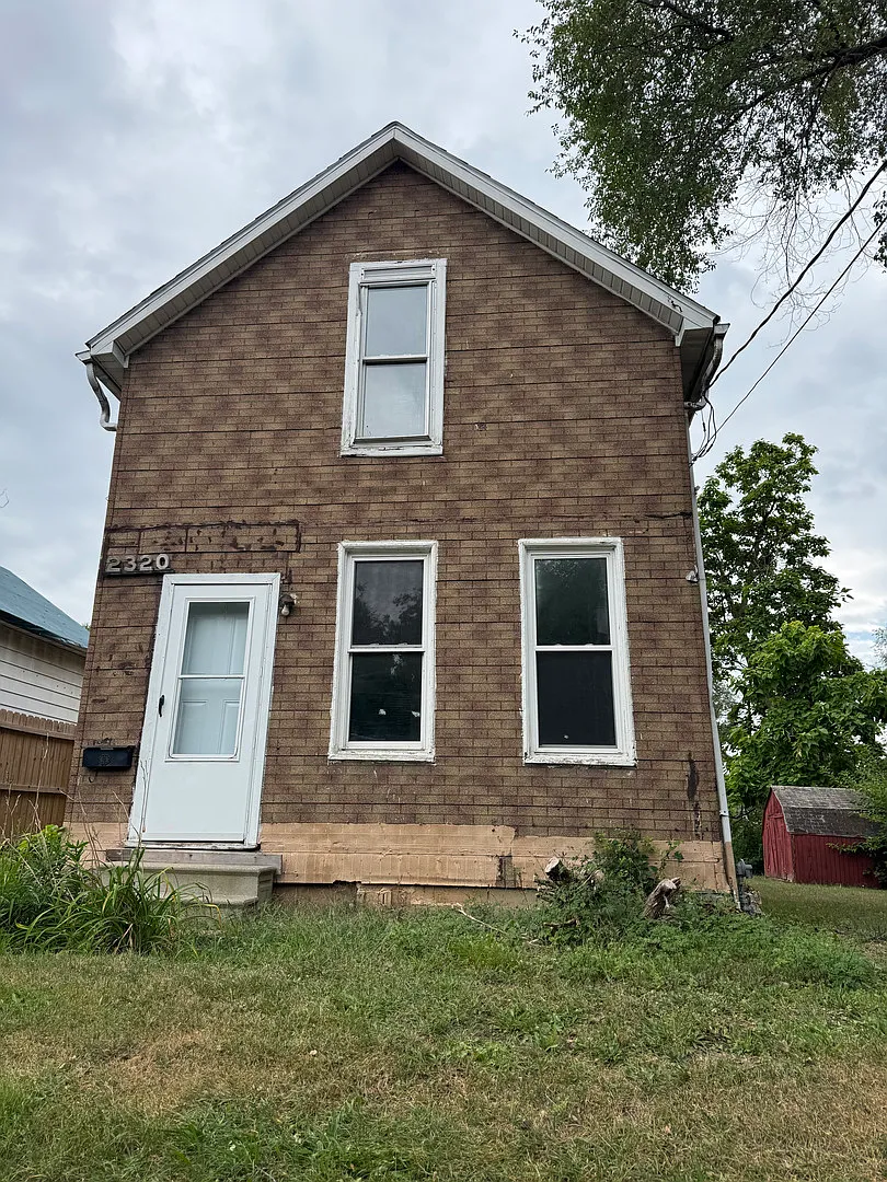 2320 W Garden St photo 1