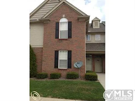 13637 Silver Birch Cir photo 1