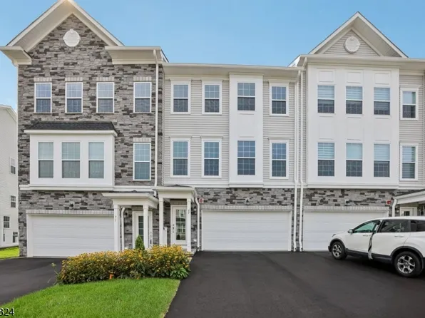 69 Eastwood Ter, East Hanover Twp., NJ 07936