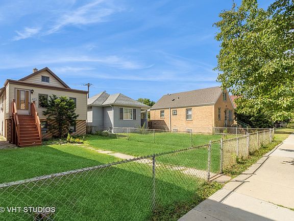 2nd image of 6207 W Montrose Ave