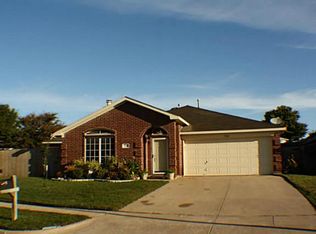 7321 Royal Oak Dr, Benbrook, TX 76126