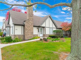 1770 Willow Circle Dr, Crest Hill, IL 60403