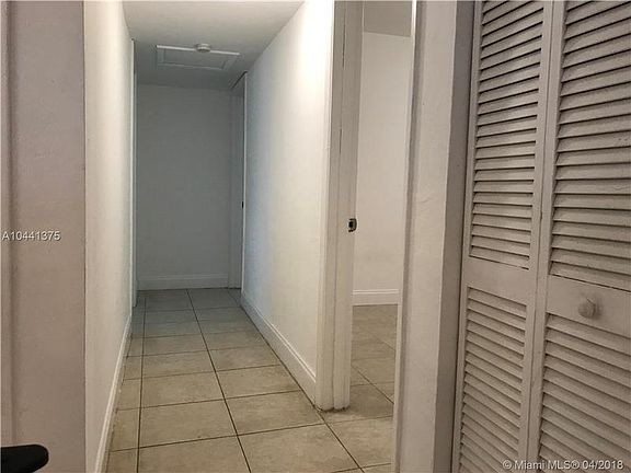 5th image of 1000 NE 162nd St