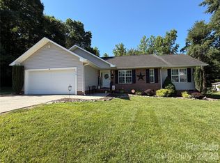 110 E Pine St, Maiden, NC 28650