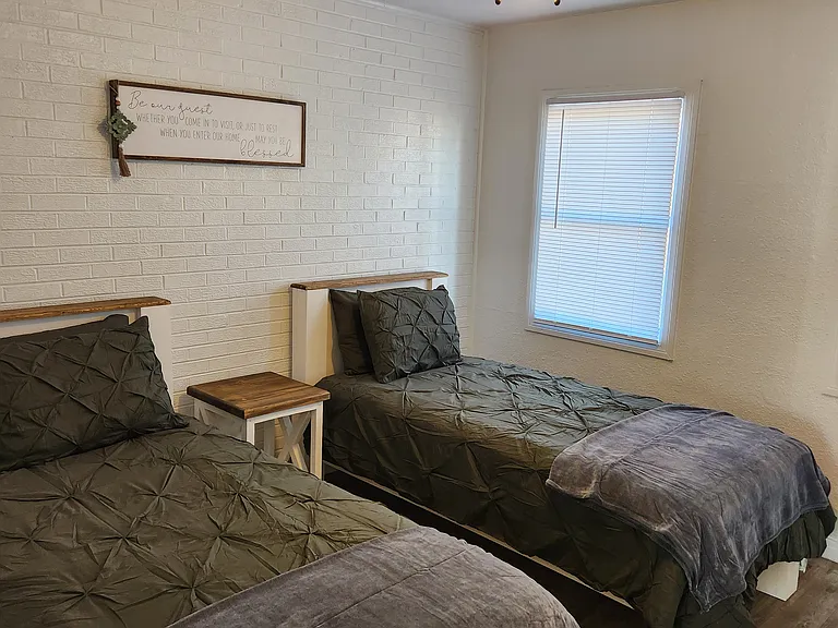 815 N Deahl St #3 — Photo 6