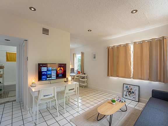 4th image of 7033 NW 6th Ct #1