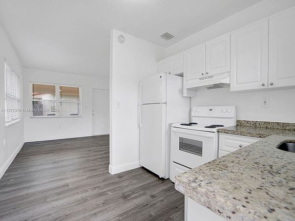 4th image of 4070 NW 65th Ave #4076
