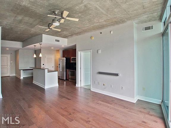 4th image of 44 Peachtree Pl NW Unit 1633