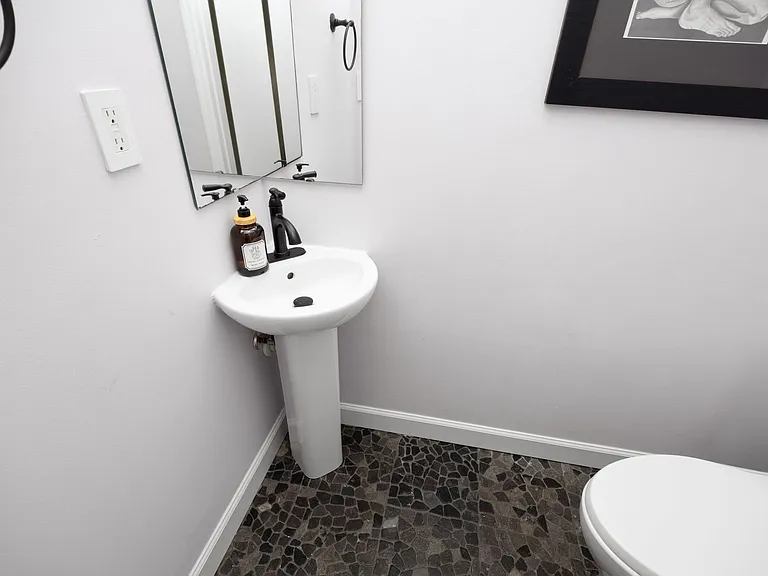 506 Bayberry Dr — Photo 31