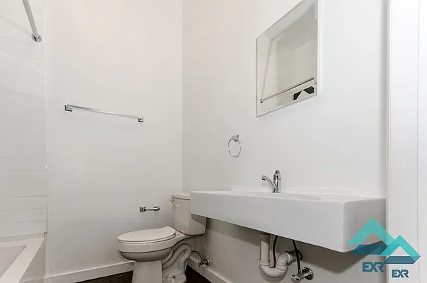 Rented by EXR | media 45