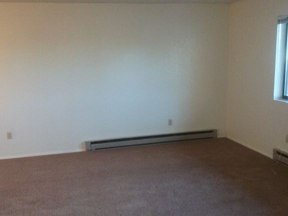 4th image of 44 6th St W APT 12
