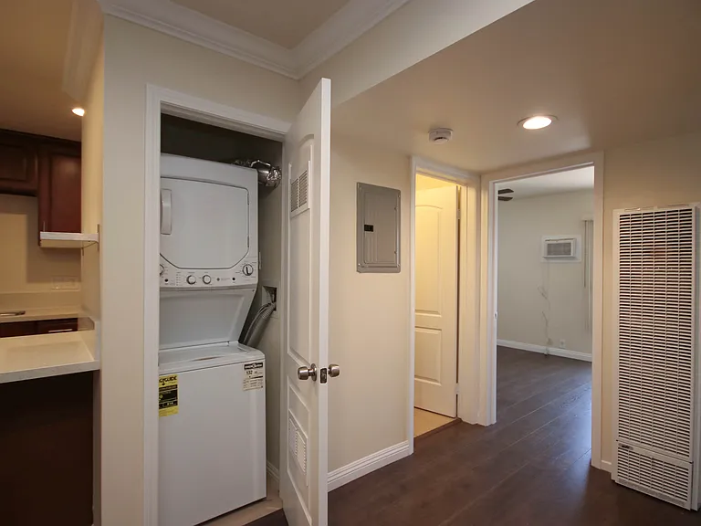 203 S Madison Ave #10 — Photo 12