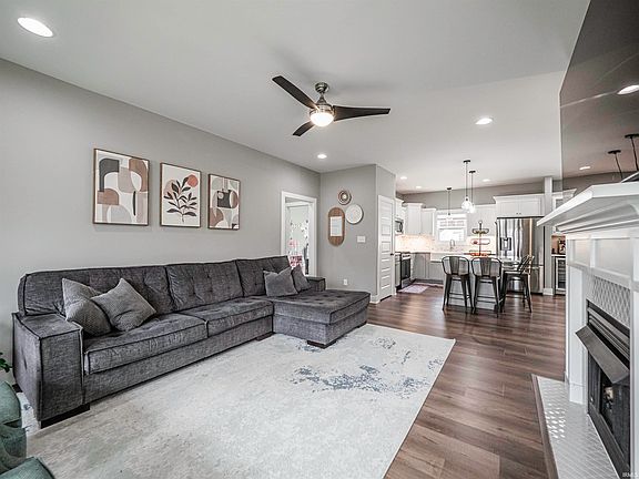 5th image of 4030 Hornby Ln