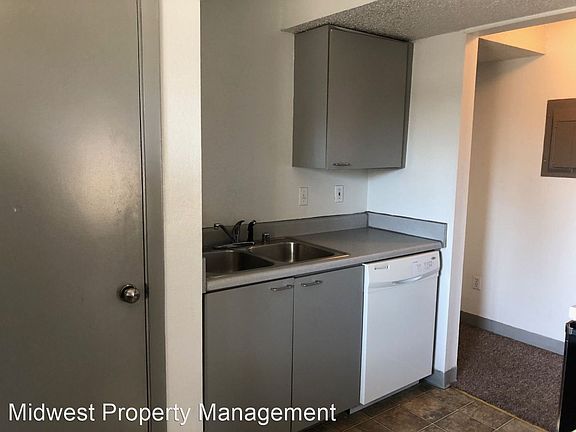 2nd image of 1903 Massachusetts St #5