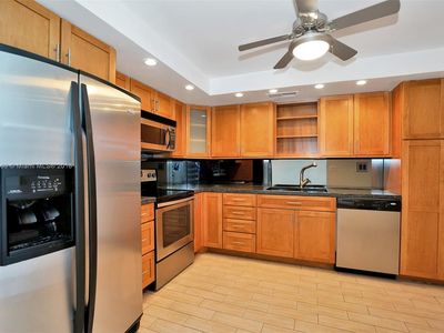 (Undisclosed Address), Hallandale, FL, 33009