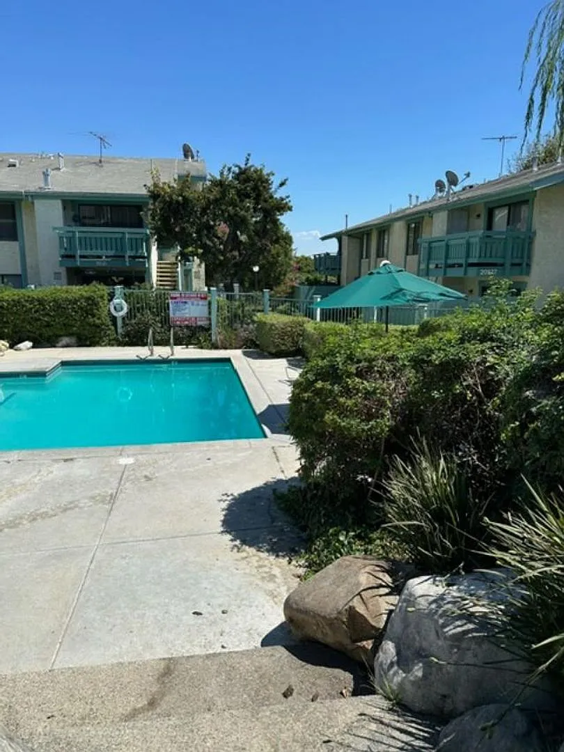 Torrance Condo Ponderosa West! 1 Bedroom 1 Bath For Lease — Photo 3