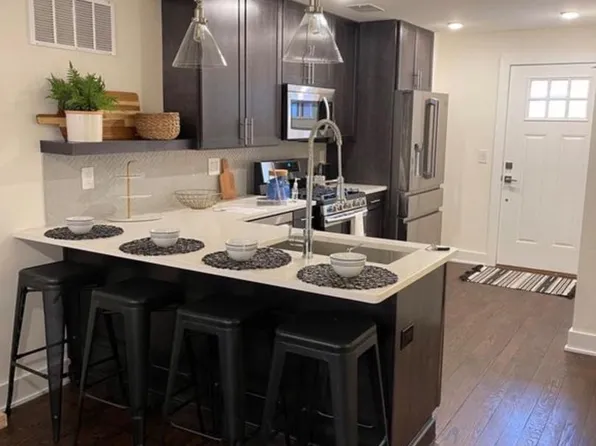 1012 S 20th St #4, Philadelphia, PA 19146