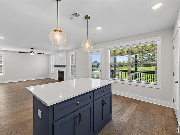 393 Frontier Dr — Photo 18