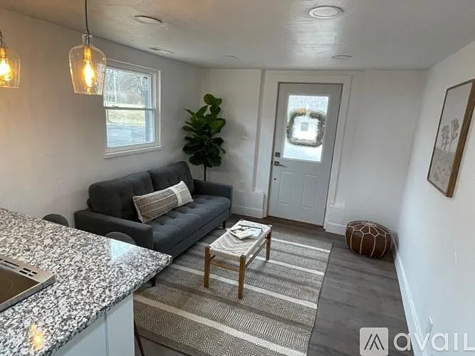 1121 E Main St — Photo 5