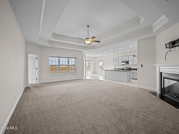 5th image of 505 E Blackwater Ln