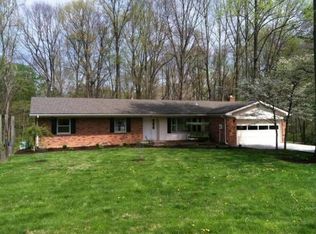 9872 E Oakhill Ct, Terre Haute, IN 47805