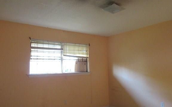 5th image of 1120-22 Orange Blossom Ln