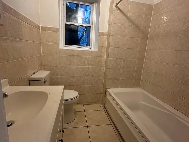 1315 W Roosevelt Blvd — Photo 6