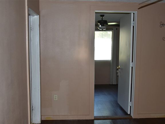4th image of 602 S Fair St