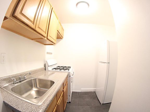 4th image of 1220 Grand Concourse #1C-1