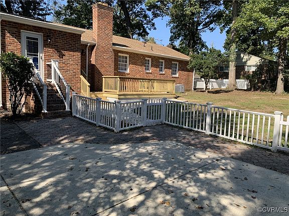 5th image of 2421 Penrose Dr