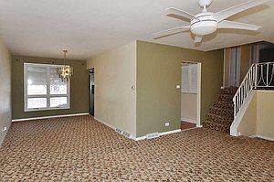 3rd image of 372 Brentwood Dr